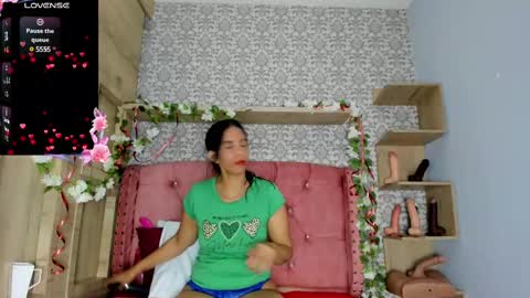 Snapshot of iris_charlotte chatting on 02/23/25, 12:16 Hot Charlotte online show from 02/23/25, 12:16