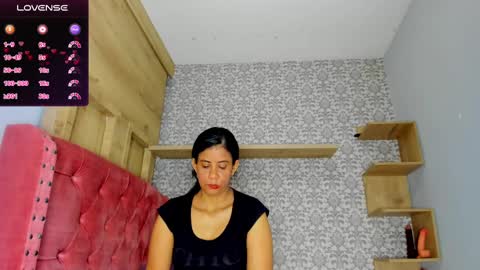 Snapshot of iris_charlotte chatting on 03/03/25, 11:55 Hot Charlotte online show from 03/03/25, 11:55