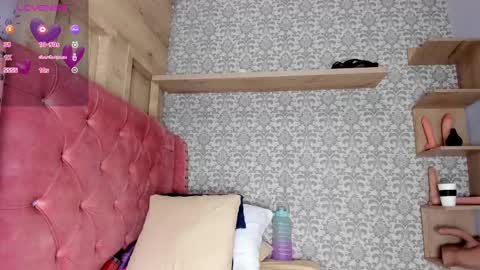 Snapshot of iris_charlotte chatting on 10/04/25, 11:52 Hot Charlotte online show from 10/04/25, 11:52