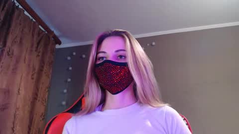 Lily online show from 10/24/25, 02:02