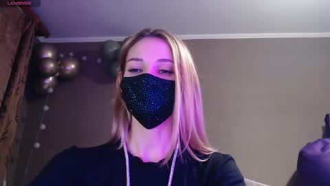 Lily online show from 11/06/25, 05:58