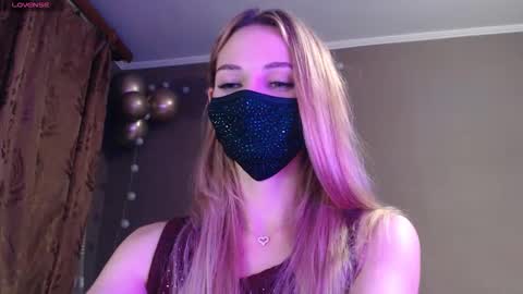 Lily online show from 11/07/25, 06:19