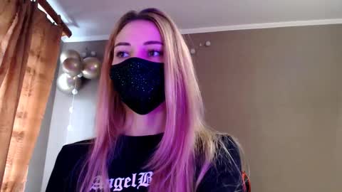 Lily online show from 11/26/25, 12:39