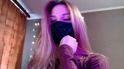 Snapshot of iris_lave chatting on 04/20/26, 03:04 Lily online show from 04/20/26, 03:04