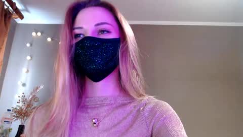 Snapshot of iris_lave chatting on 04/22/26, 03:24 Lily online show from 04/22/26, 03:24