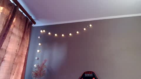 Snapshot of iris_lave chatting on 04/27/26, 04:38 Lily online show from 04/27/26, 04:38