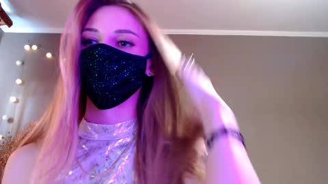 Snapshot of iris_lave chatting on 05/03/26, 04:02 Lily online show from 05/03/26, 04:02