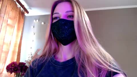 Snapshot of iris_lave chatting on 05/07/26, 02:33 Lily online show from 05/07/26, 02:33
