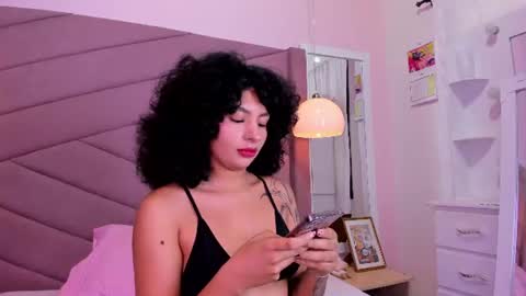 Snapshot of iris_licht chatting on 07/04/26, 02:12 Iris Licht online show from 07/04/26, 02:12