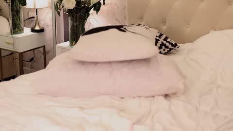 Snapshot of iris_nightingale chatting on 02/18/25, 09:21 Rhaenyra online show from 02/18/25, 09:21