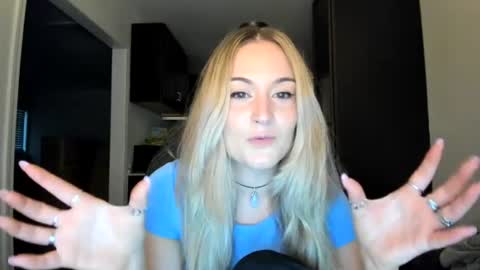 Snapshot of iris_roslin chatting on 06/14/26, 03:41 Iris 3 online show from 06/14/26, 03:41