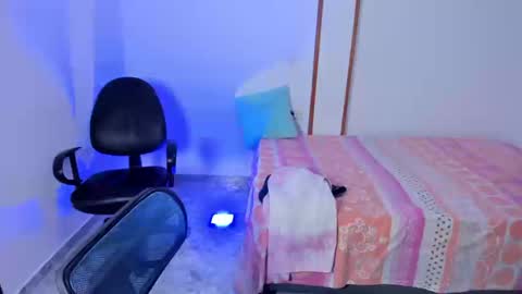 Iris online show from 09/25/25, 02:21