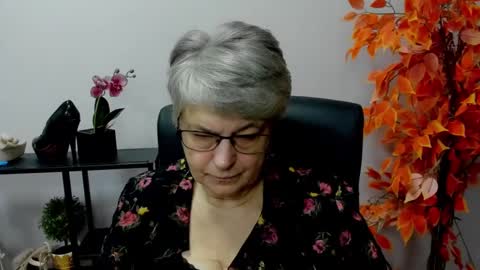 Snapshot of iris_xdesire chatting on 12/05/24, 08:11 I R I S online show from 12/05/24, 08:11