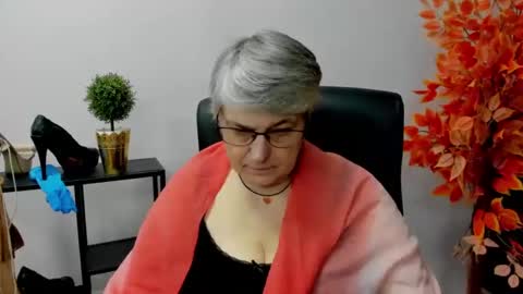 Snapshot of iris_xdesire chatting on 02/03/25, 10:58 I R I S online show from 02/03/25, 10:58