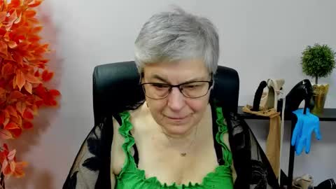 I R I S online show from 11/07/25, 07:30