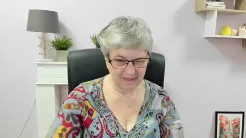 I R I S online show from 06/22/26, 06:10