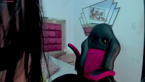 Snapshot of irisblume chatting on 02/21/26, 12:06 irisblume online show from 02/21/26, 12:06