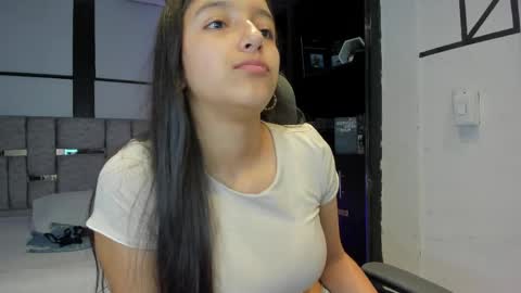 Iris Fyre  online show from 05/18/26, 12:33