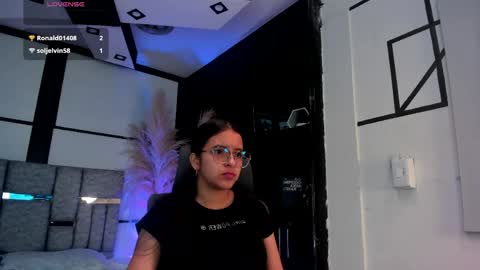 Iris Fyre  online show from 05/21/26, 12:23