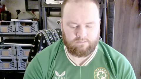 Snapshot of irishdaddy24 chatting on 12/15/24, 01:54 twitter theirishman205 online show from 12/15/24, 01:54