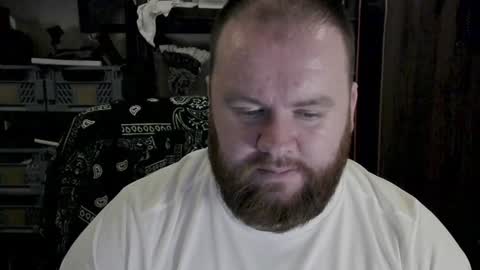 Snapshot of irishdaddy24 chatting on 12/17/24, 11:05 twitter theirishman205 online show from 12/17/24, 11:05