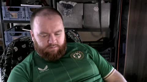 Snapshot of irishdaddy24 chatting on 12/19/24, 12:23 twitter theirishman205 online show from 12/19/24, 12:23