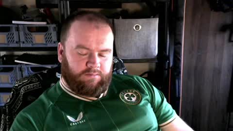 Snapshot of irishdaddy24 chatting on 12/20/24, 02:27 twitter theirishman205 online show from 12/20/24, 02:27