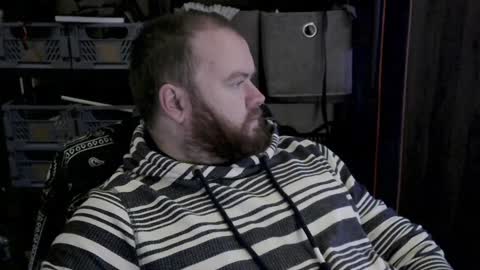 Snapshot of irishdaddy24 chatting on 12/22/24, 09:55 twitter theirishman205 online show from 12/22/24, 09:55