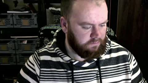 Snapshot of irishdaddy24 chatting on 12/22/24, 05:10 twitter theirishman205 online show from 12/22/24, 05:10