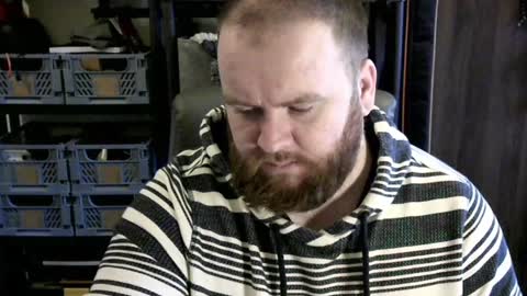 Snapshot of irishdaddy24 chatting on 12/24/24, 10:55 twitter theirishman205 online show from 12/24/24, 10:55