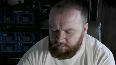 Snapshot of irishdaddy24 chatting on 12/26/24, 11:54 twitter theirishman205 online show from 12/26/24, 11:54