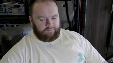 Snapshot of irishdaddy24 chatting on 12/27/24, 01:18 twitter theirishman205 online show from 12/27/24, 01:18