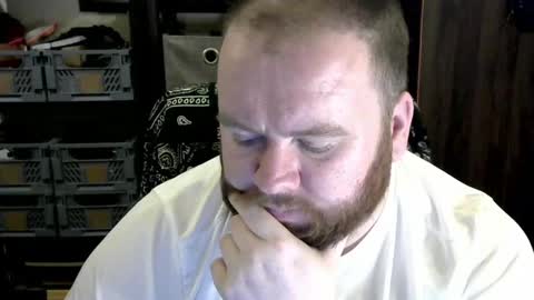 Snapshot of irishdaddy24 chatting on 02/15/25, 11:36 twitter theirishman205 online show from 02/15/25, 11:36