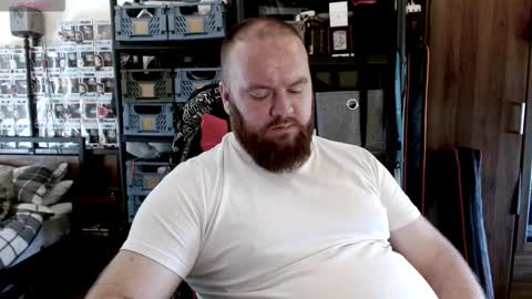 Snapshot of irishdaddy24 chatting on 09/20/25, 01:01 twitter theirishman205 online show from 09/20/25, 01:01