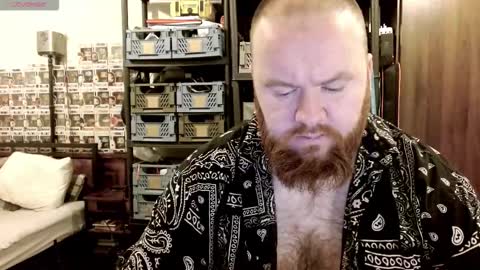 Snapshot of irishdaddy24 chatting on 09/21/25, 02:35 twitter theirishman205 online show from 09/21/25, 02:35