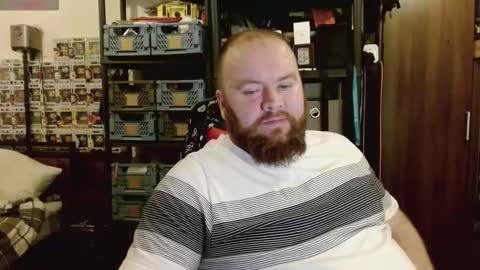 Snapshot of irishdaddy24 chatting on 09/24/25, 08:01 twitter theirishman205 online show from 09/24/25, 08:01