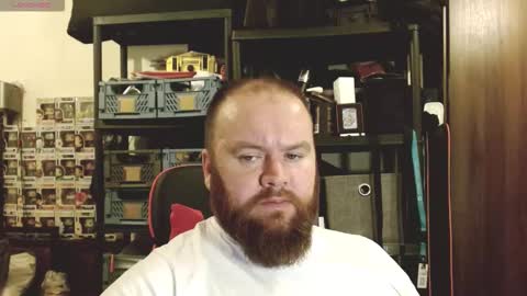 Snapshot of irishdaddy24 chatting on 10/02/25, 06:26 twitter theirishman205 online show from 10/02/25, 06:26