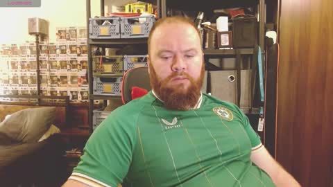Snapshot of irishdaddy24 chatting on 10/04/25, 11:36 twitter theirishman205 online show from 10/04/25, 11:36
