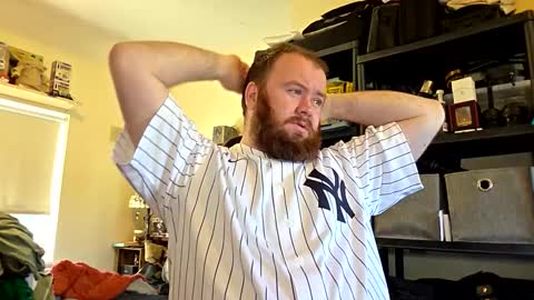 Snapshot of irishdaddy24 chatting on 10/25/25, 03:40 twitter theirishman205 online show from 10/25/25, 03:40