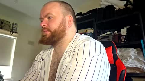 Snapshot of irishdaddy24 chatting on 11/16/25, 11:16 twitter theirishman205 online show from 11/16/25, 11:16