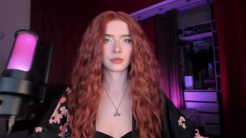 Snapshot of irisice chatting on 09/19/25, 05:02 Miss Iris Fansly Miss Iris new inst.  online show from 09/19/25, 05:02