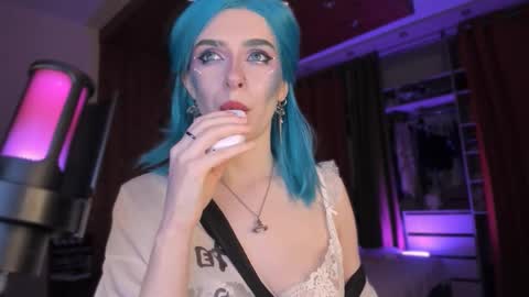 Snapshot of irisice chatting on 10/30/25, 04:41 Miss Iris Fansly Miss Iris new inst. online show from 10/30/25, 04:41