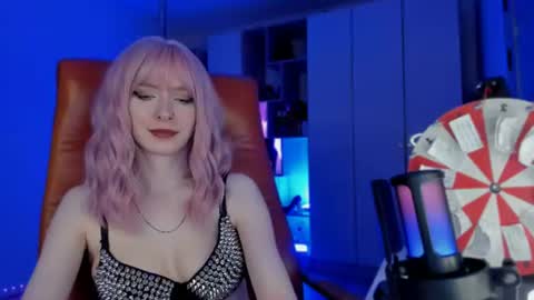 Snapshot of irisice chatting on 07/11/26, 04:32 Miss Iris Fansly Miss Iris new inst. online show from 07/11/26, 04:32