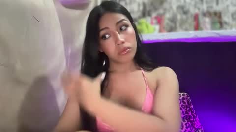 Snapshot of iriss_fox chatting on 11/17/25, 02:01 iriss_fox online show from 11/17/25, 02:01