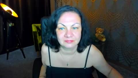 Snapshot of irissmoon1 chatting on 07/17/26, 06:02 Iris online show from 07/17/26, 06:02