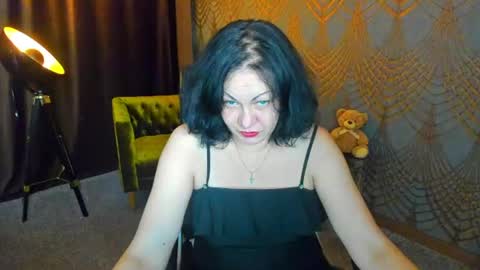 Snapshot of irissmoon1 chatting on 07/18/26, 06:12 Iris online show from 07/18/26, 06:12
