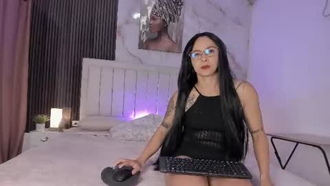Snapshot of irisxrose chatting on 06/18/26, 12:20 irisxrose online show from 06/18/26, 12:20