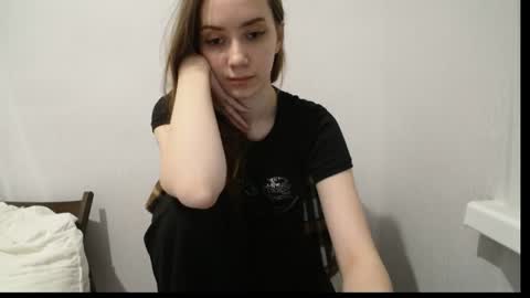 irma_b2004 online show from 04/24/26, 08:33