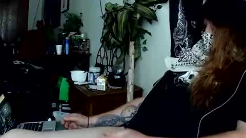 ironfoxx064 online show from 10/19/25, 08:53