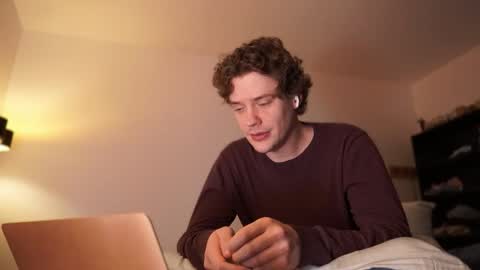 Snapshot of ironthud chatting on 11/15/25, 09:21 Sam online show from 11/15/25, 09:21